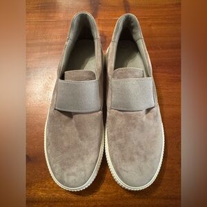 Vince Women Kirkland Slip On Flats Loafers Comfort Shoes Beige Suede Casual 7.5M